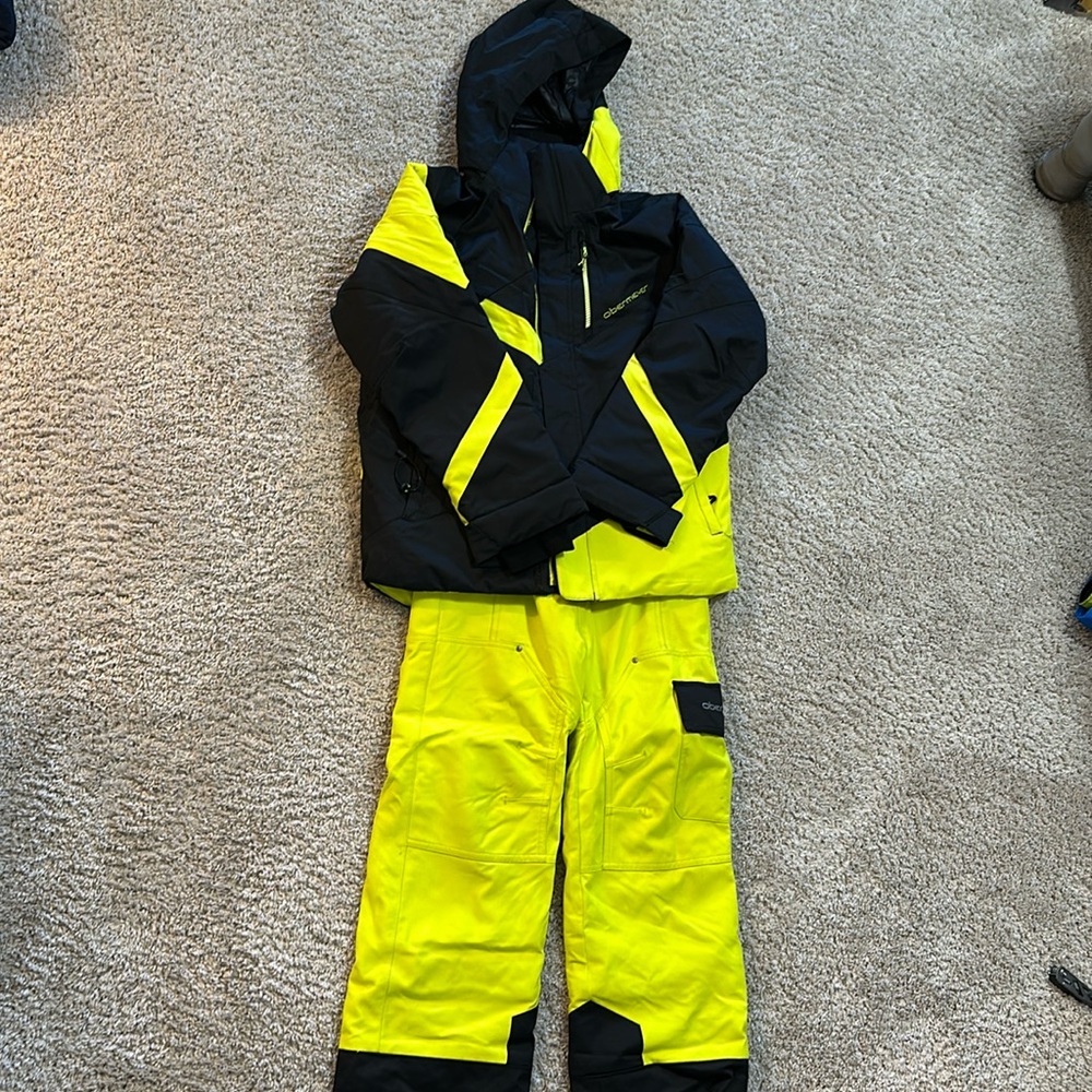 Obermeyer snow coat and I grow overalls 
Medium (10-12)